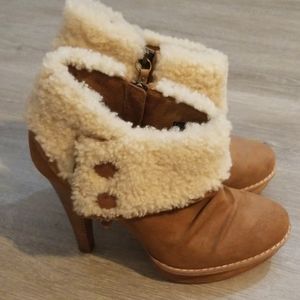 Ugg Australia Georgette Chestnut Suede bootie